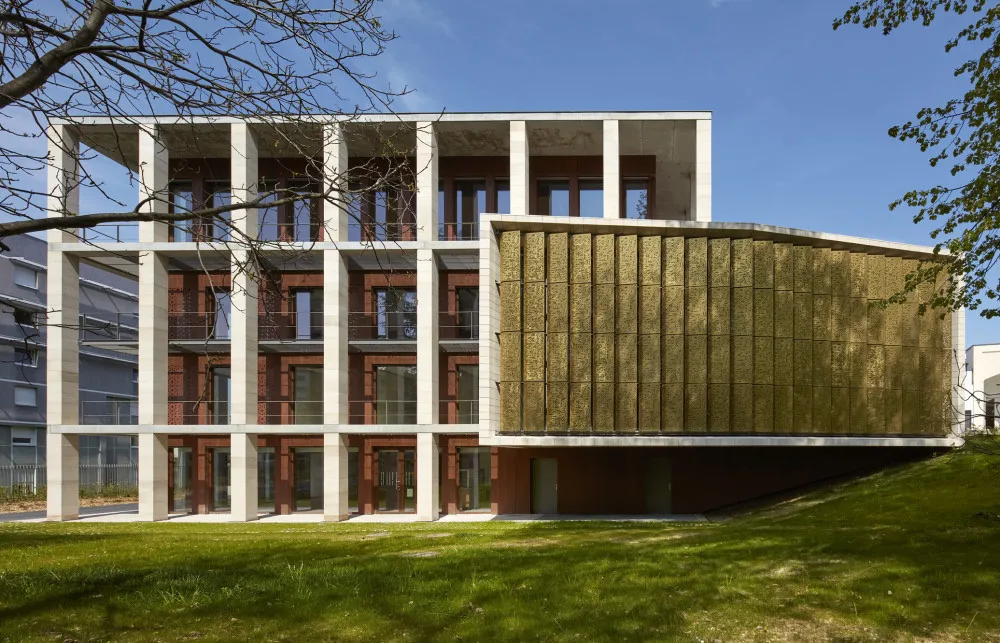 Bureaux devenus appartement triplex